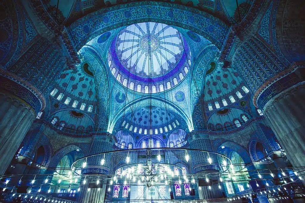 4-Day Istanbul Tour with Belly Dancing Dinner Show & Turkish Bath