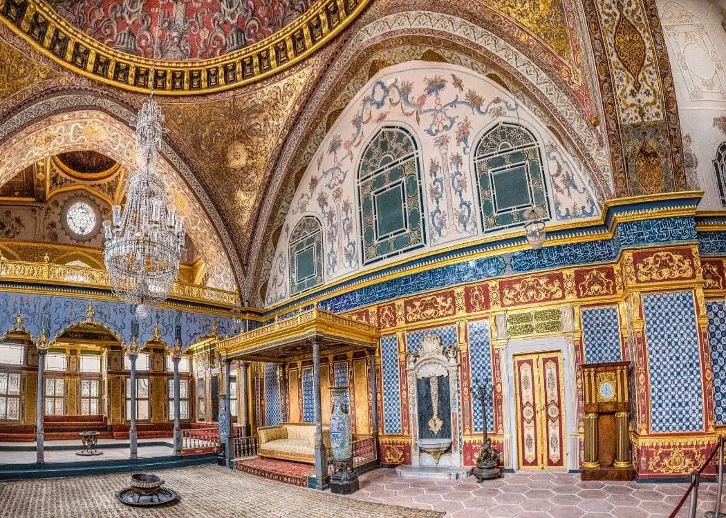 Istanbul Byzantine and Ottoman Tour: Hagia Sophia, Topkapi Palace, Blue Mosque and Grand Bazaar — photo 1