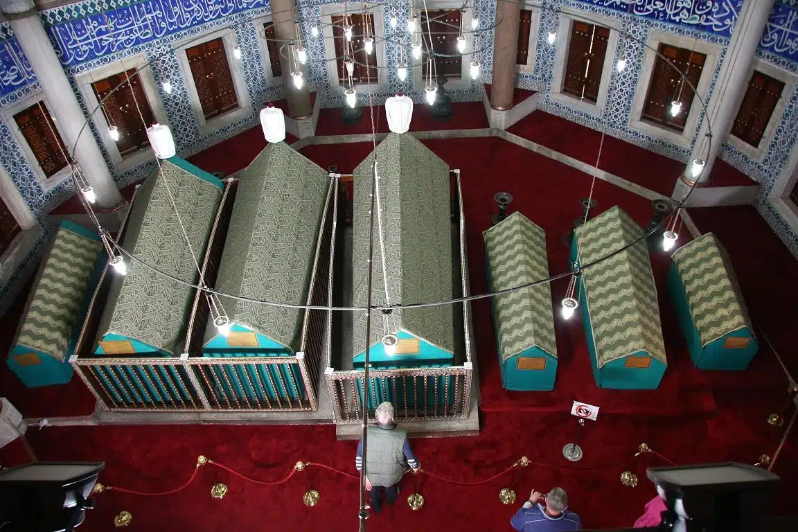 Istanbul Grand Heritage Tour: Hippodrome, Suleymaniye Mosque & Iron Church — photo 3